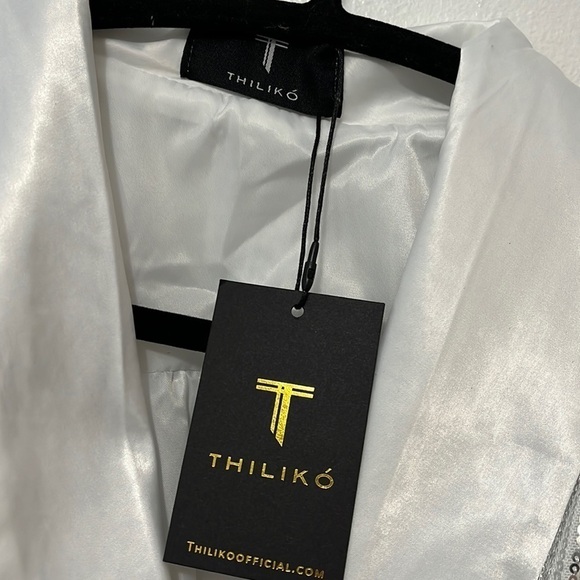 Thiliko Silver Sequin Satin Lined Long Blazer w/ white boa feather trim NWT - Picture 2 of 7